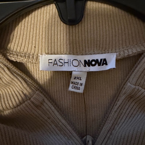 Fashion Nova Women's Long sleeve Bodysuit - Picture 3 of 3